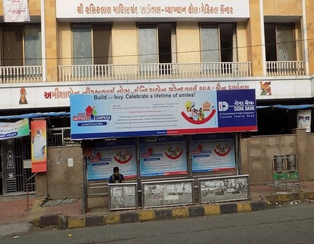 OOH Hoardings Agency in India, BQS Advertising rates at Kandivali West Bus Stop in Mumbai, Maharashtra 